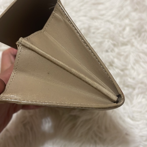 Authentic Louis Vuitton Vernis Sarah Wallet - Picture 12 of 16